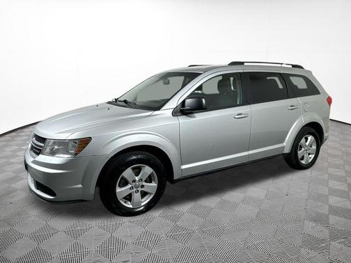 Bright Silver Metallic Clearcoat 2013 Dodge Journey SE