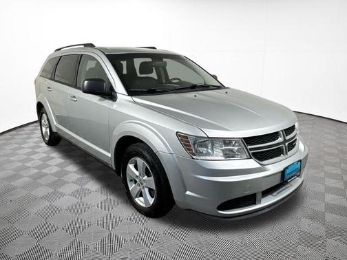 Bright Silver Metallic Clearcoat 2013 Dodge Journey SE