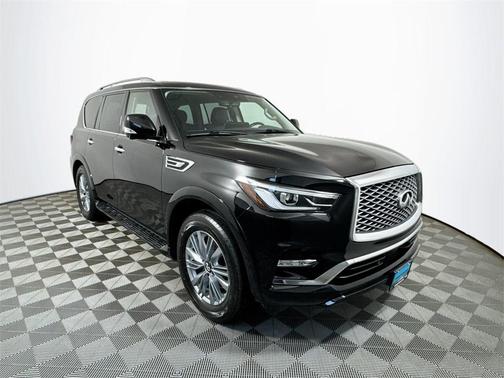 2022 INFINITI QX80 Luxe