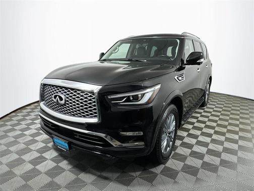 2022 INFINITI QX80 Luxe
