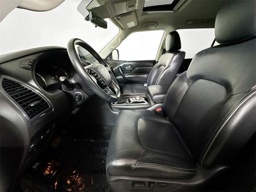 2022 INFINITI QX80 Luxe