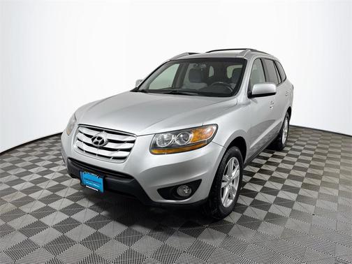 2011 Hyundai SANTA FE SE