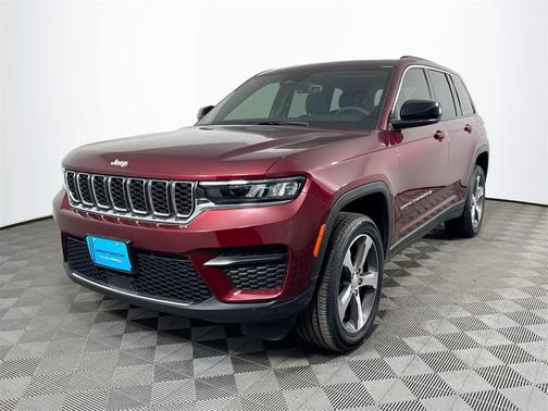 2025 Jeep Grand Cherokee Laredo