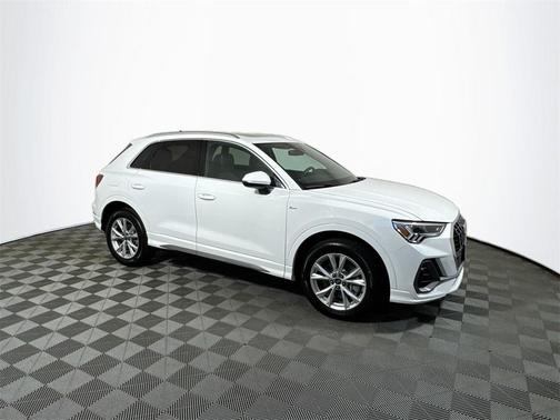 2023 Audi Q3 Premium 45 TFSI S line quattro Tiptronic