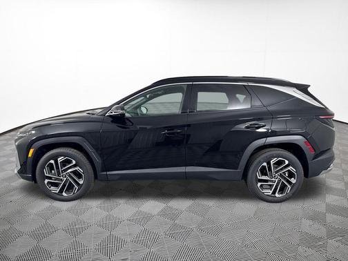 Phantom Black 2025 Hyundai TUCSON Limited