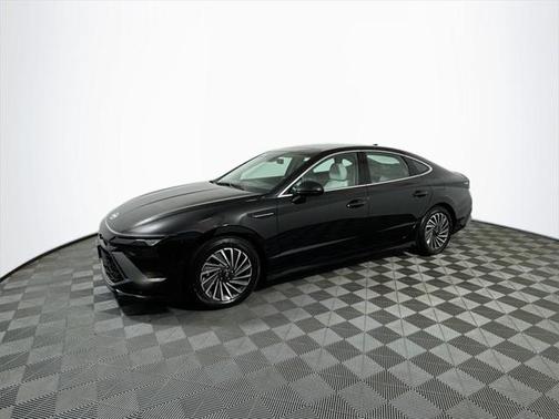 2024 Hyundai SONATA Hybrid Limited