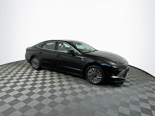 2024 Hyundai SONATA Hybrid Limited