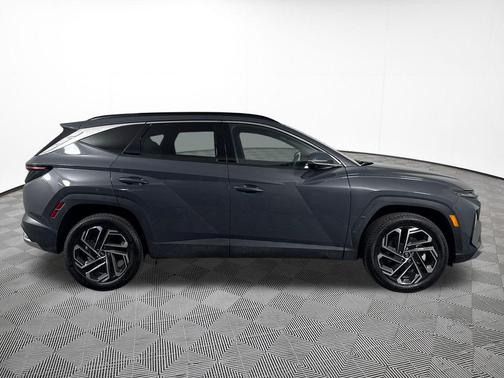 Ecotronic Gray 2025 Hyundai TUCSON Limited