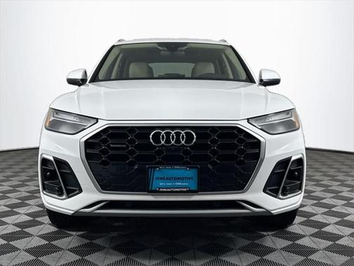 2022 Audi Q5 45 S line Premium Plus
