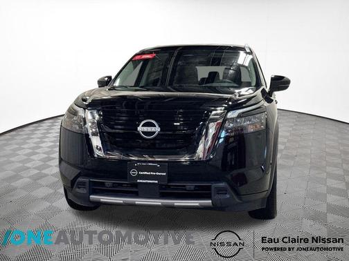 Super Black 2025 Nissan Pathfinder SL 4WD