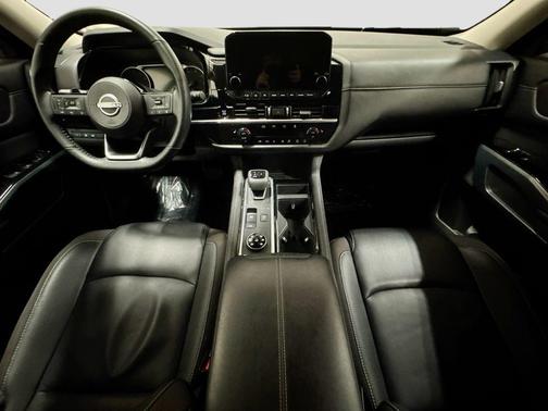 Super Black 2025 Nissan Pathfinder SL 4WD