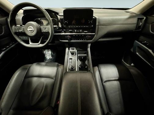 Super Black 2025 Nissan Pathfinder SL 4WD