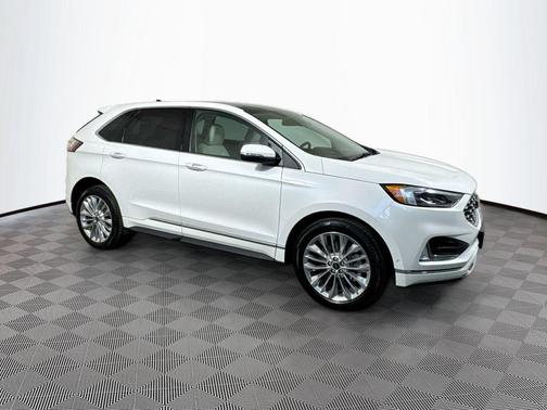 Star White Metallic Tri-Coat 2022 Ford Edge Titanium