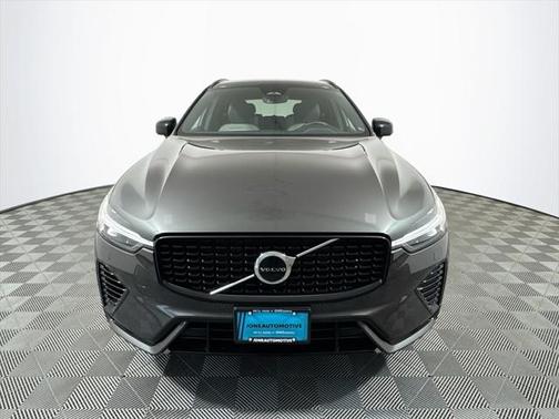 2022 Volvo XC60 Recharge Plug-In Hybrid T8 R-Design