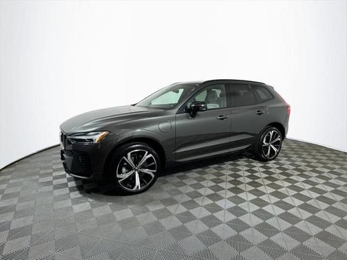 2022 Volvo XC60 Recharge Plug-In Hybrid T8 R-Design
