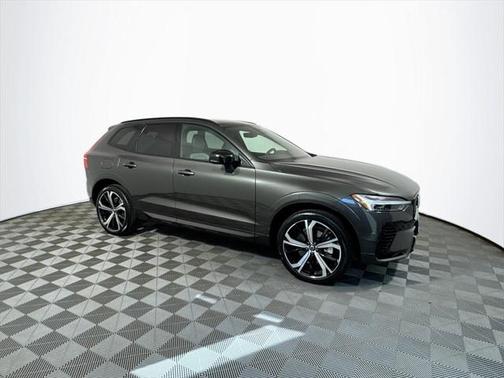 2022 Volvo XC60 Recharge Plug-In Hybrid T8 R-Design