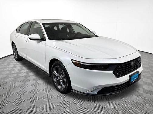 Platinum White Pearl 2024 Honda Accord EX