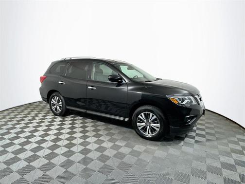 2019 Nissan Pathfinder SV