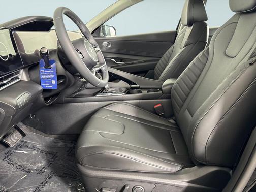 Abyss Black 2026 Hyundai ELANTRA Limited