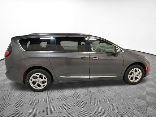 Granite Crystal Metallic Clearcoat 2021 Chrysler Pacifica Limited
