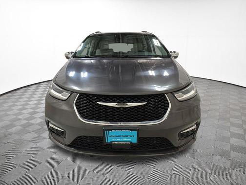 Granite Crystal Metallic Clearcoat 2021 Chrysler Pacifica Limited
