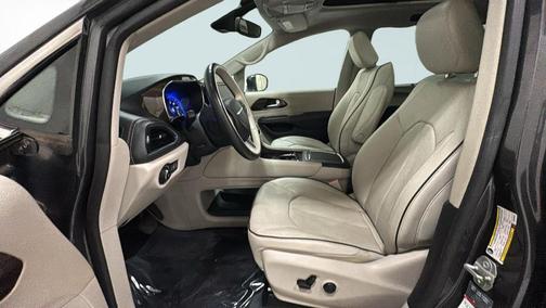 Granite Crystal Metallic Clearcoat 2021 Chrysler Pacifica Limited