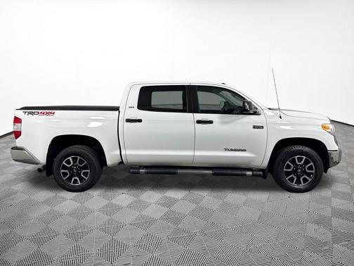 2017 Toyota Tundra SR5
