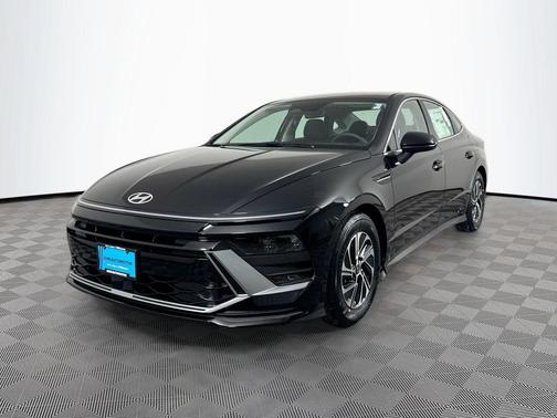 Abyss Black 2026 Hyundai SONATA Hybrid Base