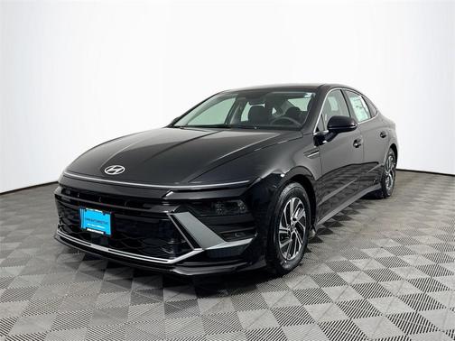 2026 Hyundai SONATA Hybrid Base