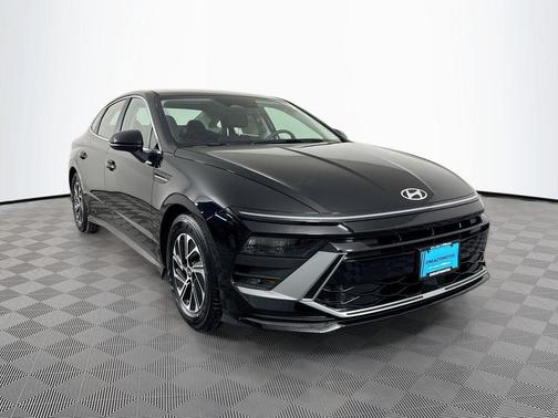 2026 Hyundai SONATA Hybrid Base