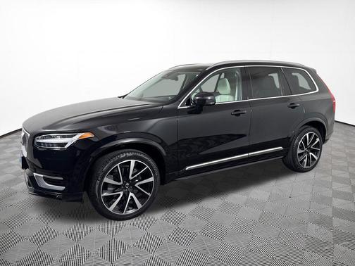 Onyx Black Metallic 2023 Volvo XC90 B6 Plus 7-Seater