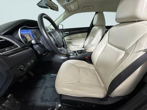 Granite Crystal Metallic Clearcoat 2016 Chrysler 300 Limited