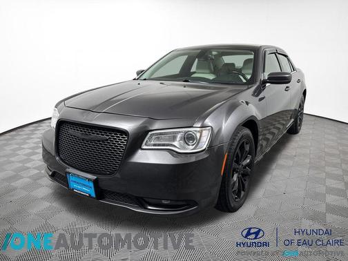 Granite Crystal Metallic Clearcoat 2016 Chrysler 300 Limited
