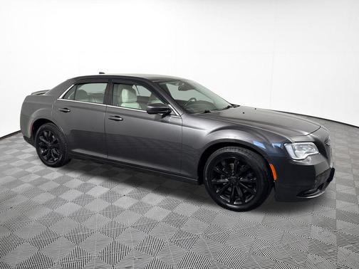 Granite Crystal Metallic Clearcoat 2016 Chrysler 300 Limited