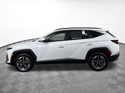 White Pearl 2026 Hyundai TUCSON Hybrid SEL