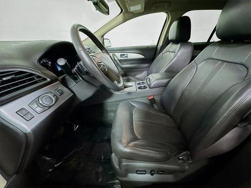 2014 Lincoln MKX Base