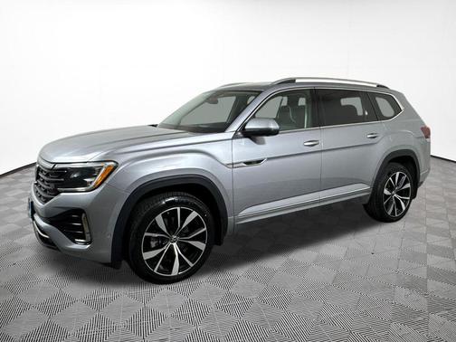 Silver Mist Metallic 2024 Volkswagen Atlas 2.0T SEL Premium R-Line 4MOTION