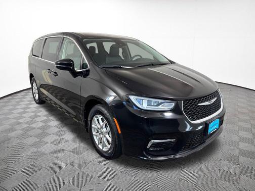 Diamond Black 2024 Chrysler Pacifica Touring L