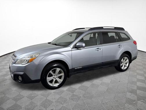 Ice Silver Metallic 2013 Subaru Outback 2.5i Premium
