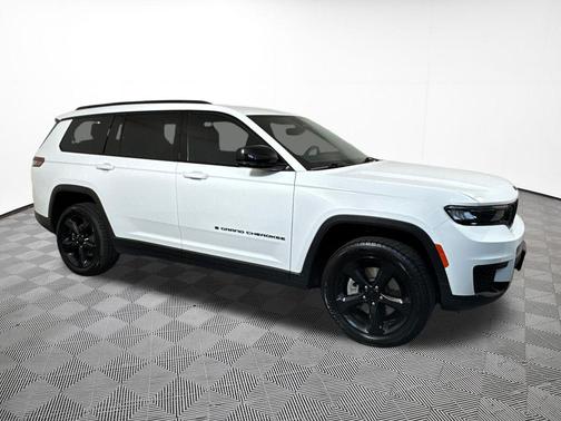 Bright White Clearcoat 2023 Jeep Grand Cherokee L Altitude