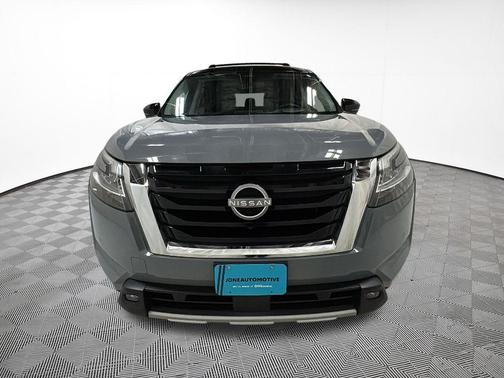 Solid Gray/Super Black 2023 Nissan Pathfinder Platinum 4WD