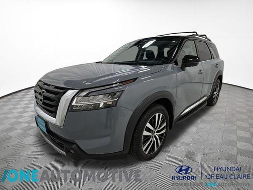 Solid Gray/Super Black 2023 Nissan Pathfinder Platinum 4WD