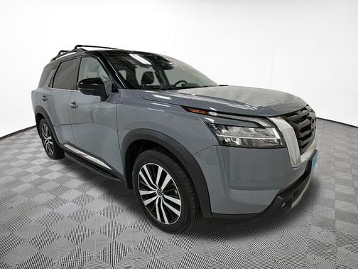 Solid Gray/Super Black 2023 Nissan Pathfinder Platinum 4WD