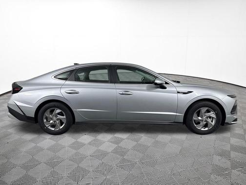 Aero Silver 2026 Hyundai SONATA SE