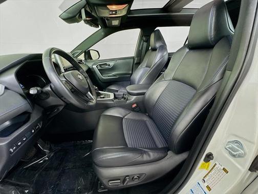 2019 Toyota RAV4 Hybrid SE