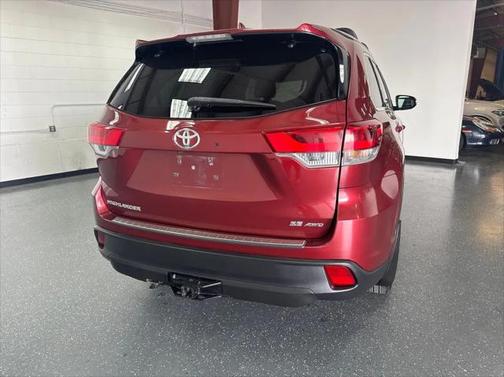 2017 Toyota Highlander SE