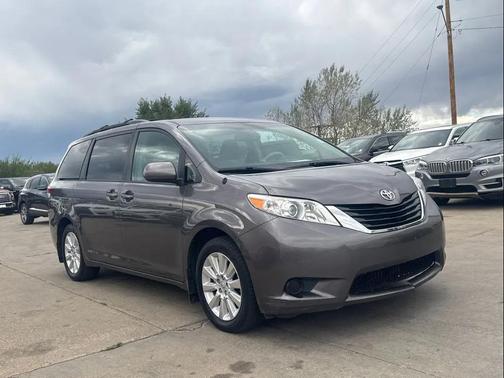 2012 Toyota Sienna LE
