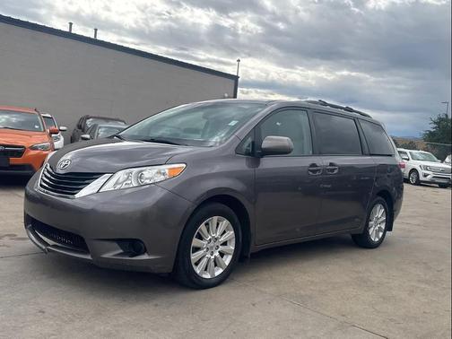2012 Toyota Sienna LE