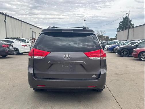 2012 Toyota Sienna LE