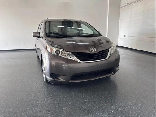 2012 Toyota Sienna LE